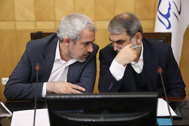 نشست کمیسیون برنامه و بودجه با حضور وزیر اقتصاد و رئیس بانک مرکزی