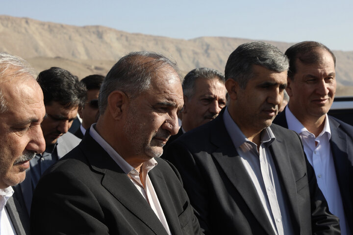 بازدید اعضای کمیسیون کشاورزی مجلس از باغات مرکبات شهر مبارک آباد