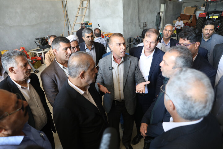 بازدید اعضای کمیسیون کشاورزی مجلس از باغات مرکبات شهر مبارک آباد