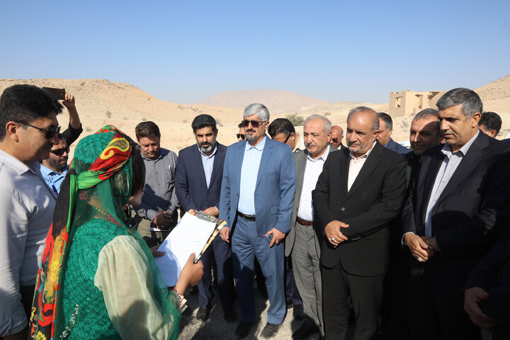 بازدید اعضای کمیسیون کشاورزی مجلس از باغات مرکبات شهر مبارک آباد