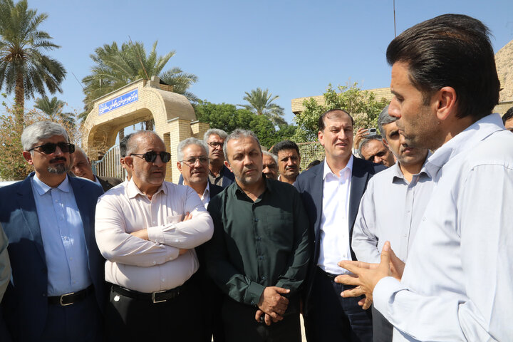 بازدید اعضای کمیسیون کشاورزی مجلس از باغات مرکبات شهر مبارک آباد