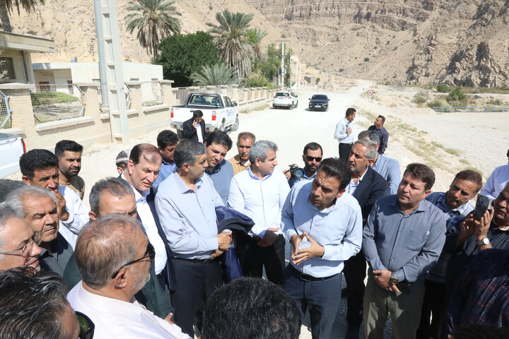 بازدید اعضای کمیسیون کشاورزی مجلس از باغات مرکبات شهر مبارک آباد