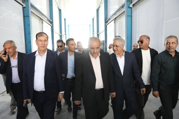 بازدید کمیسیون کشاورزی ازگروه صنایع بسته بندی و سردخانه خوش نام شهرستان قیر و کارزین