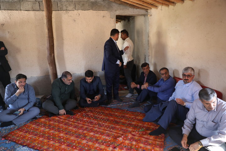 جلسه مشترک اعضا کمیسیون کشاورزی و نمایندگان استان و مسئولین جهادکشاورزی با کشاورزان و عشایر فیروز آباد پیرامون رفع مشکلات حوزه کشاورزی و عشایری این شهرستان