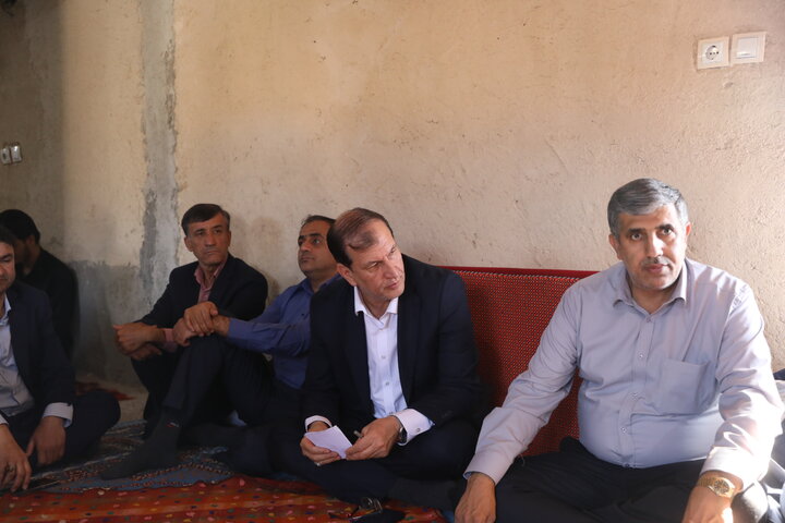 جلسه مشترک اعضا کمیسیون کشاورزی و نمایندگان استان و مسئولین جهادکشاورزی با کشاورزان و عشایر فیروز آباد پیرامون رفع مشکلات حوزه کشاورزی و عشایری این شهرستان