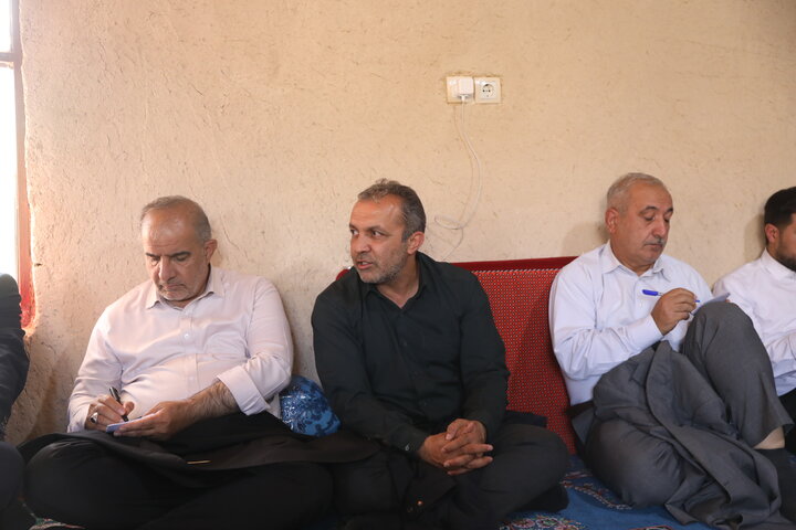 جلسه مشترک اعضا کمیسیون کشاورزی و نمایندگان استان و مسئولین جهادکشاورزی با کشاورزان و عشایر فیروز آباد پیرامون رفع مشکلات حوزه کشاورزی و عشایری این شهرستان