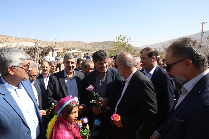 جلسه مشترک اعضا کمیسیون کشاورزی و نمایندگان استان و مسئولین جهادکشاورزی با کشاورزان و عشایر فیروز آباد پیرامون رفع مشکلات حوزه کشاورزی و عشایری این شهرستان