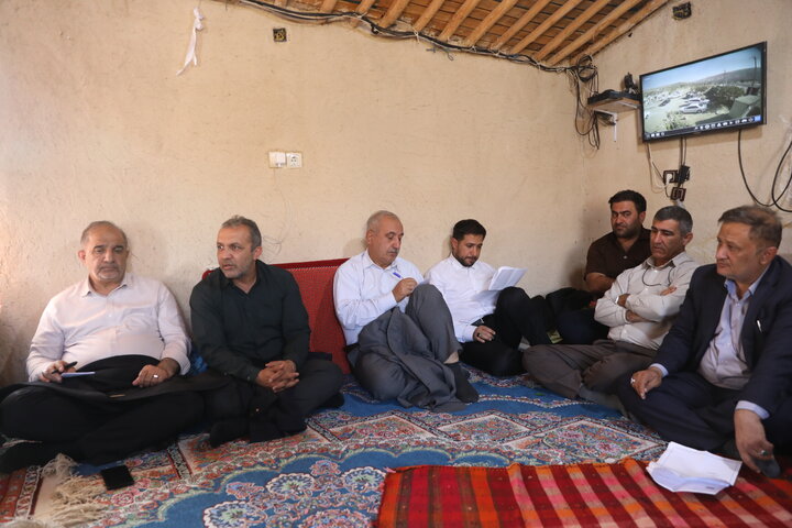 جلسه مشترک اعضا کمیسیون کشاورزی و نمایندگان استان و مسئولین جهادکشاورزی با کشاورزان و عشایر فیروز آباد پیرامون رفع مشکلات حوزه کشاورزی و عشایری این شهرستان