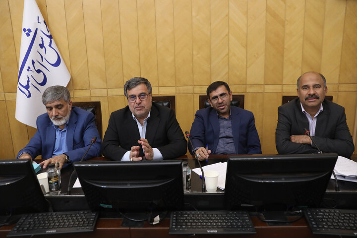 نشست کمیسیون برنامه و بودجه با حضور وزیر نفت