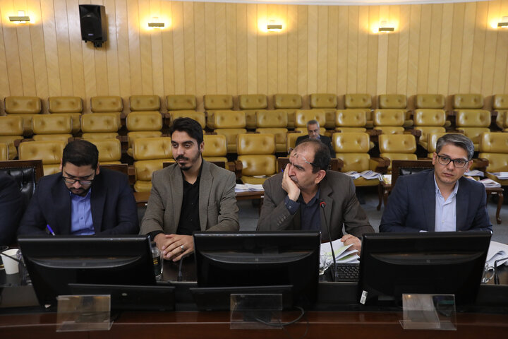 نشست کمیسیون برنامه و بودجه با حضور وزیر نفت