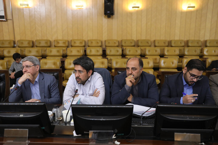 نشست کمیسیون برنامه و بودجه با حضور وزیر نفت