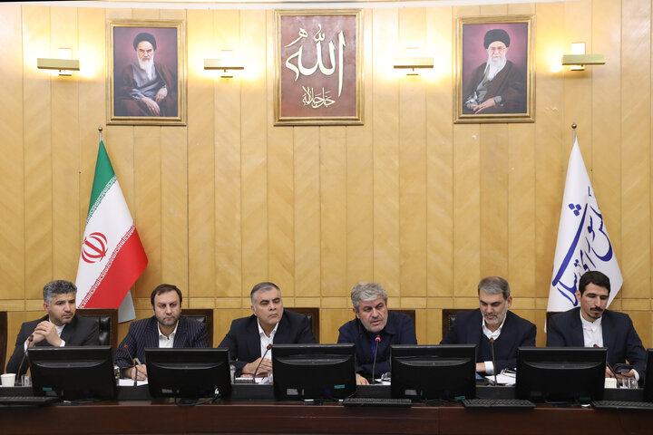 نشست کمیسیون برنامه و بودجه با حضور وزیر نفت