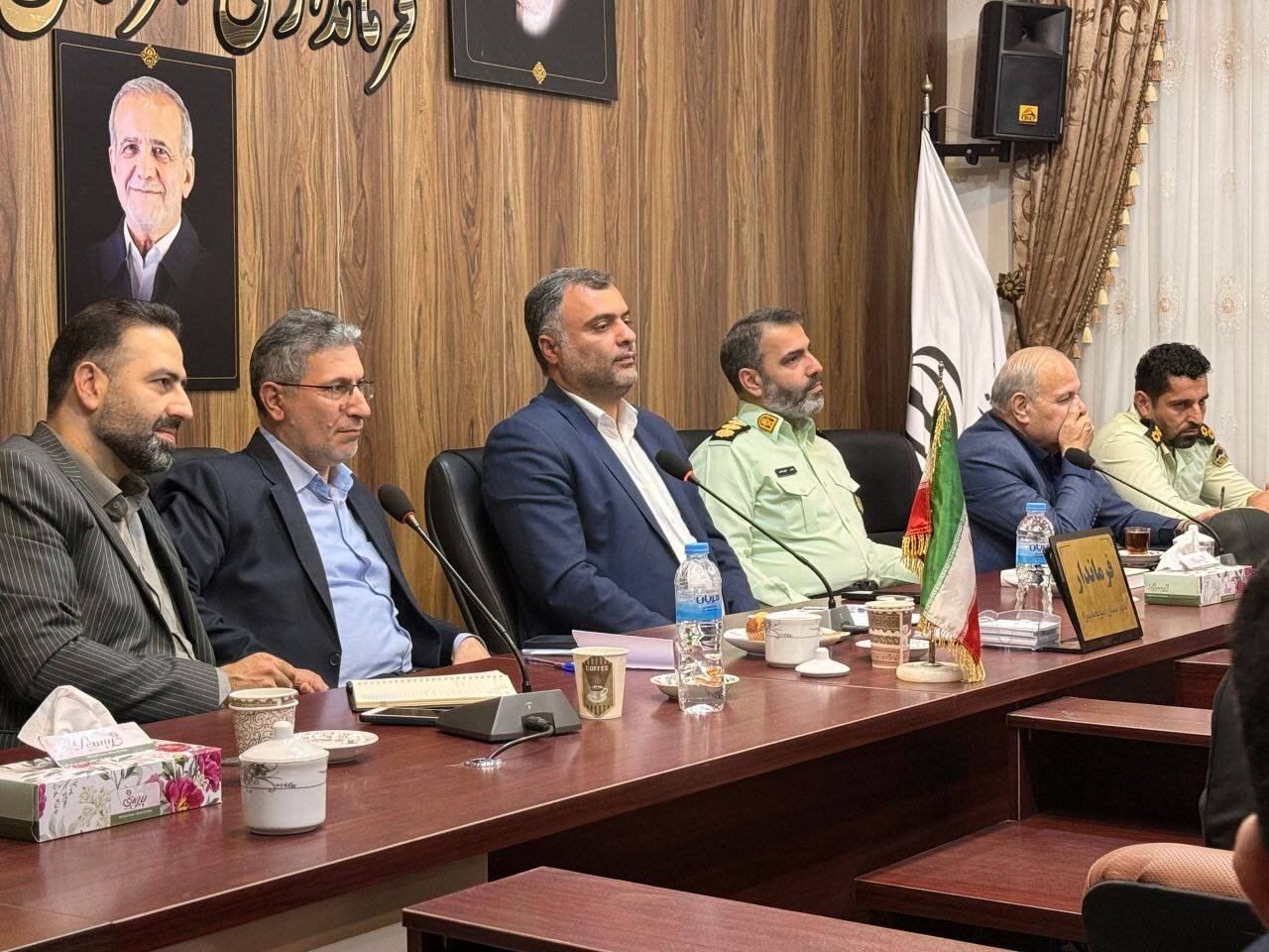 تاکید نماینده صومعهسرا بر تسریع اجرای خدمات عمومی در بخش گورابزرمیخ/ نشست بررسی مشکلات و رفع موانع اجرای خدمات عمومی بخش گورابزرمیخ صومعهسرا