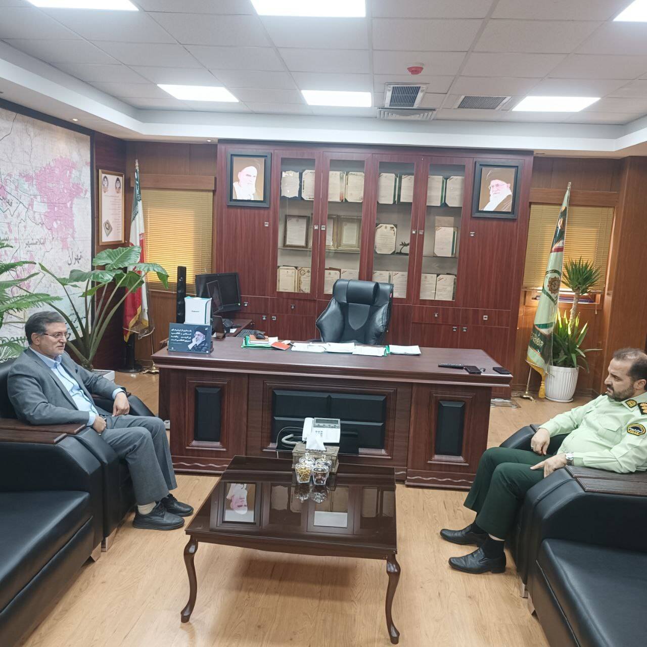 دیدار حسین حق‌وردی با فرمانده فراجای غرب استان تهران