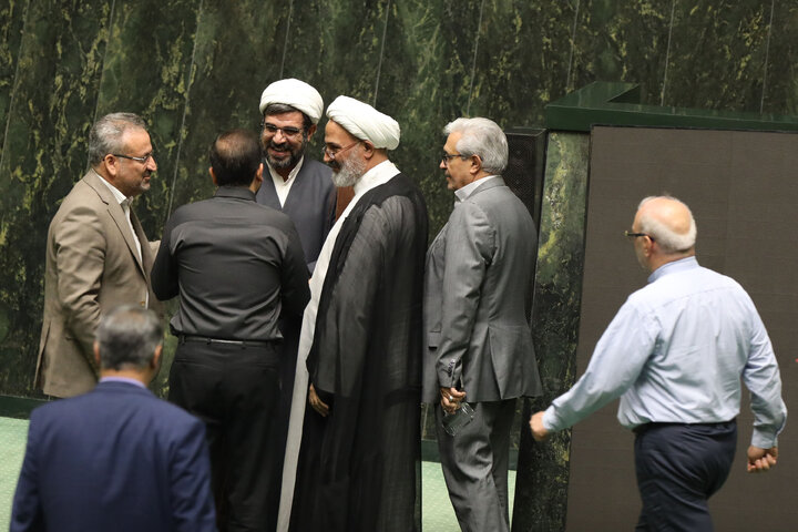 ناطقان میان دستور جلسه علنی یکشنبه 11 آبان ماه مجلس