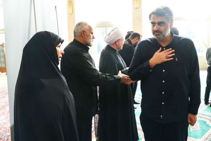 مراسم ختم مادر الهام آزاد