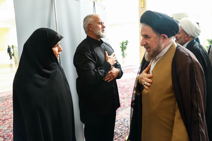 مراسم ختم مادر الهام آزاد