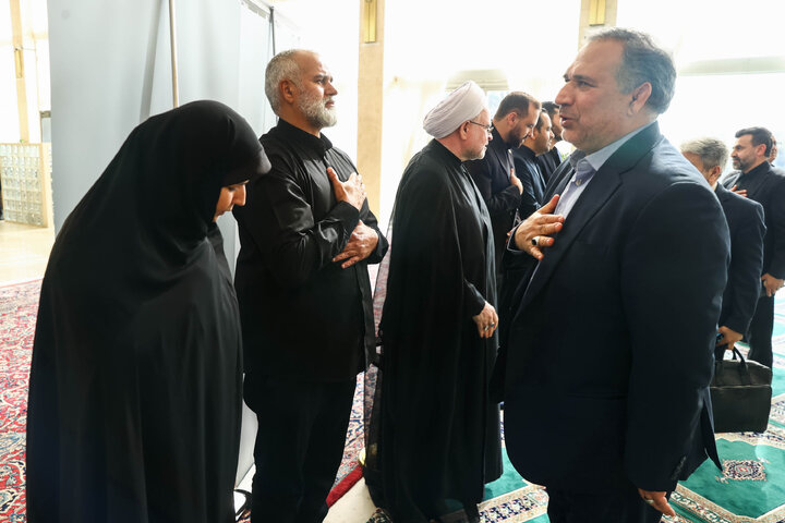 مراسم ختم مادر الهام آزاد