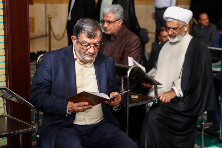 مراسم ختم مادر الهام آزاد