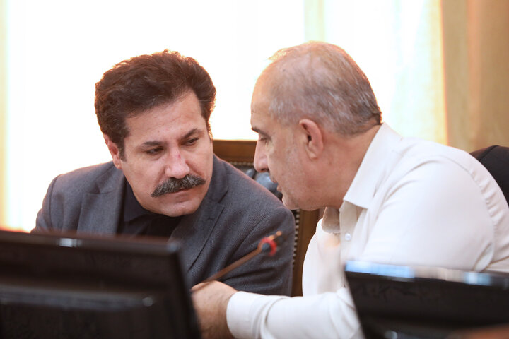 نشست کمیسیون کشاورزی با حضور عبدالکریم حسین‌زاده معاون رئیس جمهور در امور توسعه روستایی و مناطق محروم کشور