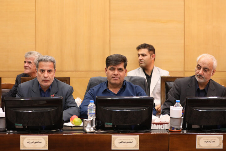 نشست کمیسیون کشاورزی با حضور عبدالکریم حسین‌زاده معاون رئیس جمهور در امور توسعه روستایی و مناطق محروم کشور