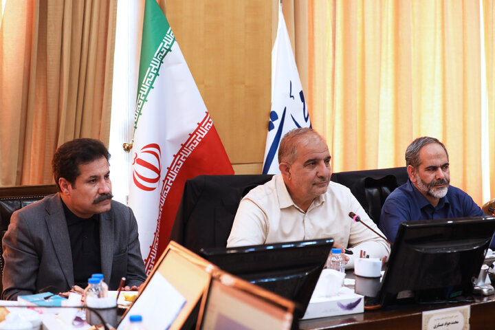 نشست کمیسیون کشاورزی با حضور عبدالکریم حسین‌زاده معاون رئیس جمهور در امور توسعه روستایی و مناطق محروم کشور