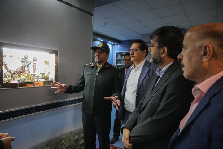 بازديد اعضای کميسيون قضایی از ستاد فرماندهی پليس مبارزه با مواد مخدر