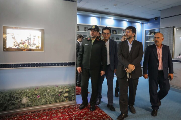 بازديد اعضای کميسيون قضایی از ستاد فرماندهی پليس مبارزه با مواد مخدر
