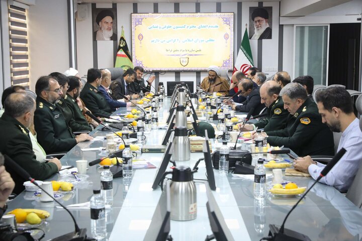 بازديد اعضای کميسيون قضایی از ستاد فرماندهی پليس مبارزه با مواد مخدر