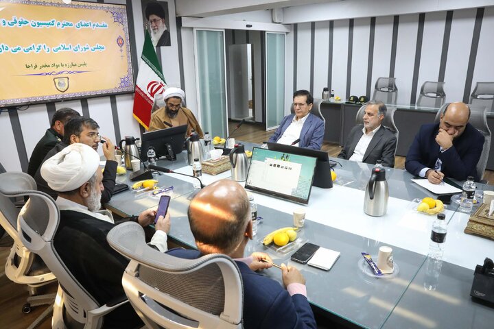 بازديد اعضای کميسيون قضایی از ستاد فرماندهی پليس مبارزه با مواد مخدر