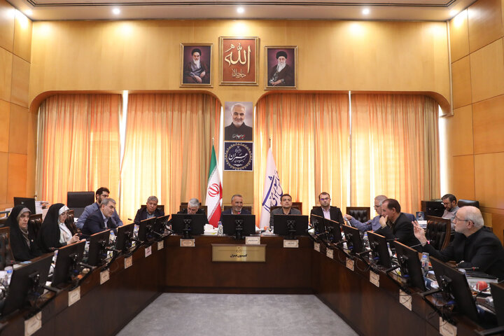 نشست کمیسیون عمران با حضور رییس بنیاد مسکن