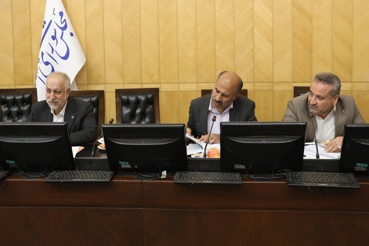 نشست کمیسیون برنامه و بودجه با حضور وزیر صمت