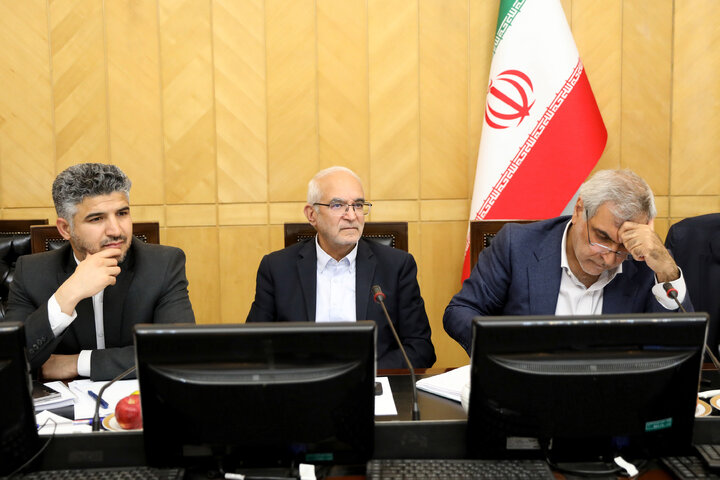 نشست کمیسیون برنامه و بودجه با حضور وزیر صمت