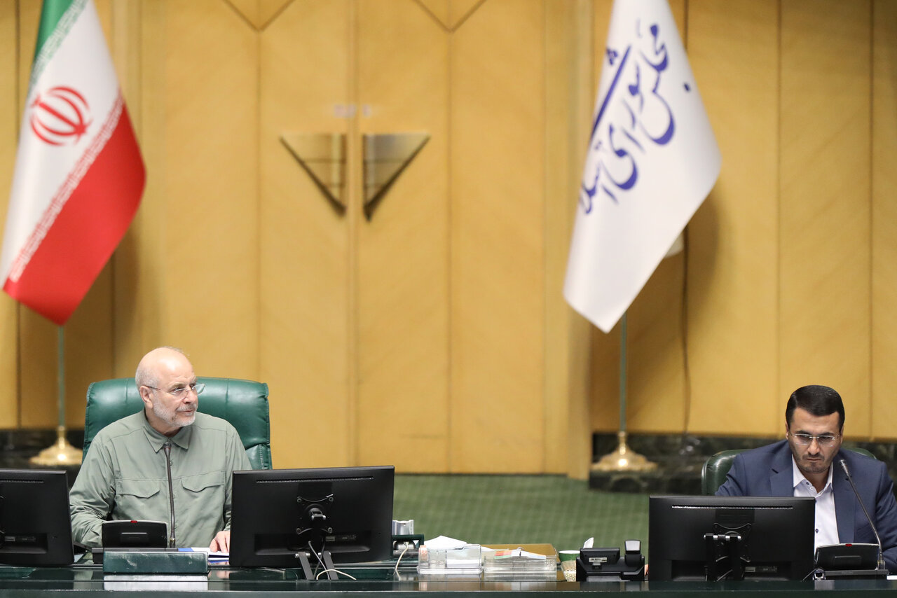 کوچک زاده: قراردادهای خارجی باید به تصویب مجلس برسد/ قالیباف: معاهده ها ابتدا امضا و سپس توافقنامه آن برای تصویب به مجلس ارائه می شود