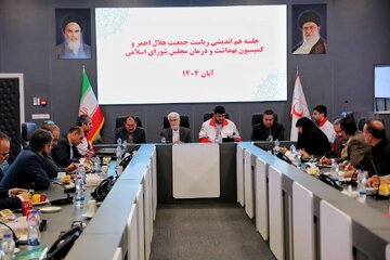 درخواست بودجه‌ای کولیوند و قول حمایت کمیسیون بهداشت در بودجه ۱۴۰۵