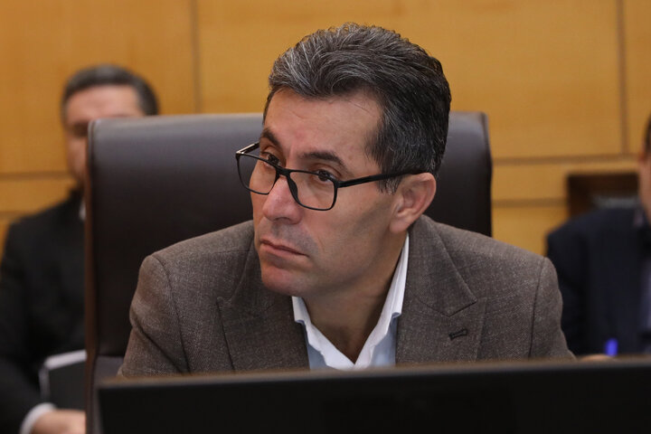 نشست اعضای کمیسیون برنامه و بودجه با حضور وزیر راه