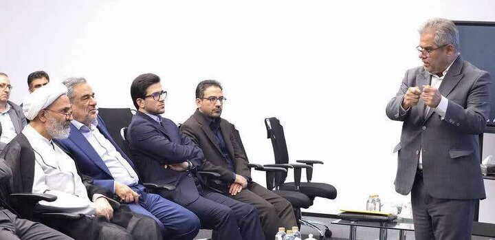 بازدید اعضای کمیسیون اصل نود از مرکز مانیتورینگ شرکت ملی نفت