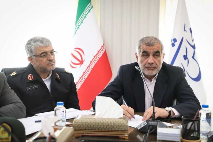 بررسی علل عدم تعیین سهم دستگاه‌های مختلف اجرایی از منابع حاصل از جرایم رانندگی با حضور نیکزاد