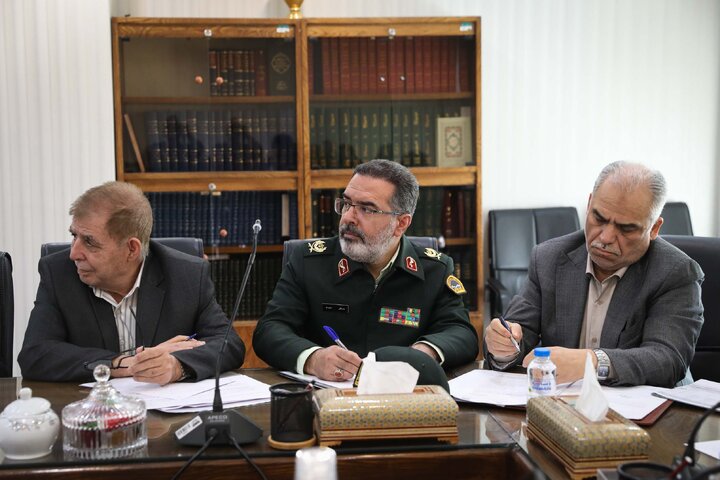 بررسی علل عدم تعیین سهم دستگاه‌های مختلف اجرایی از منابع حاصل از جرایم رانندگی با حضور نیکزاد