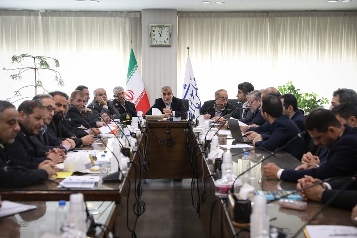 بررسی علل عدم تعیین سهم دستگاه‌های مختلف اجرایی از منابع حاصل از جرایم رانندگی با حضور نیکزاد