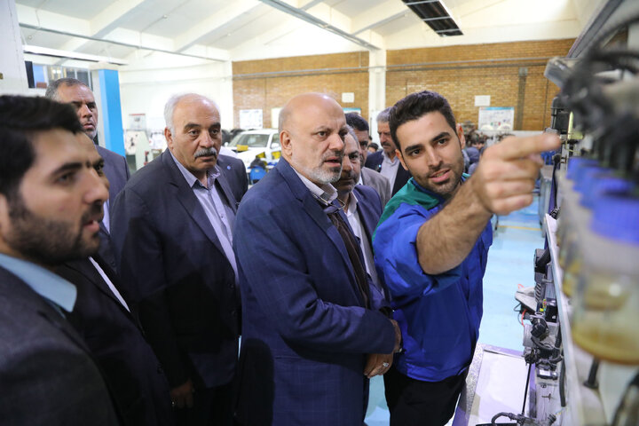 بازدید اعضای کمیسیون آموزش تحقیقات و فناوری از دانشکده انقلاب دانشگاه ملی مهارت