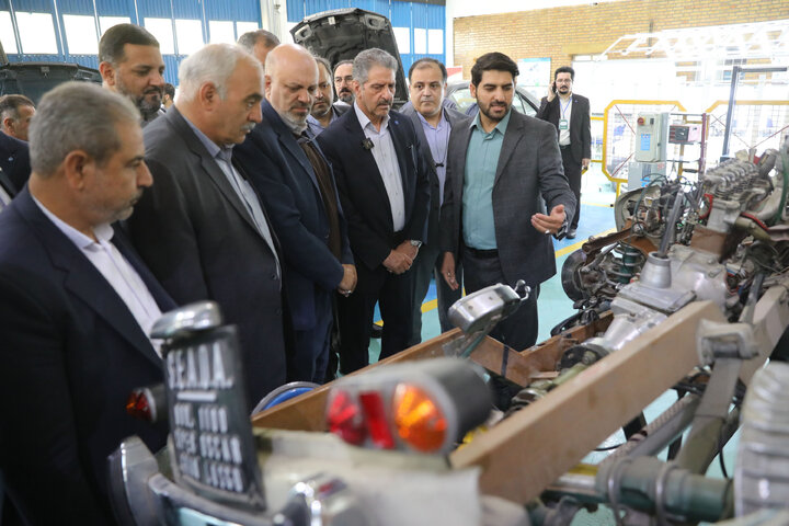 بازدید اعضای کمیسیون آموزش تحقیقات و فناوری از دانشکده انقلاب دانشگاه ملی مهارت