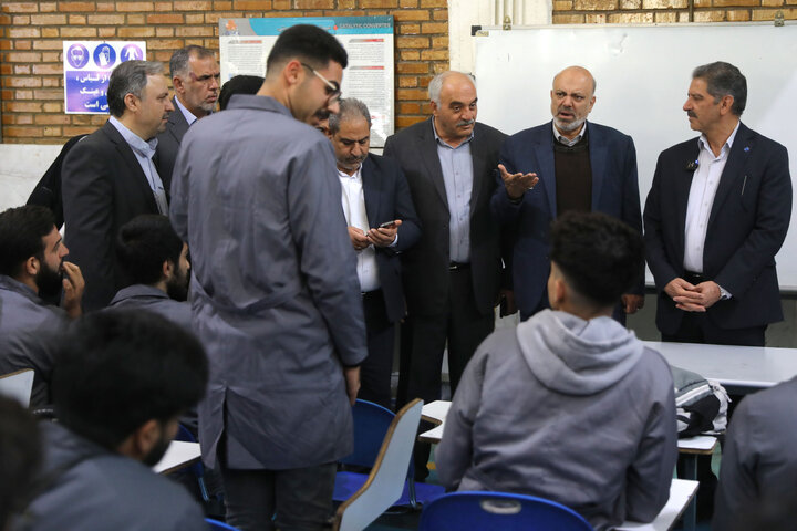بازدید اعضای کمیسیون آموزش تحقیقات و فناوری از دانشکده انقلاب دانشگاه ملی مهارت