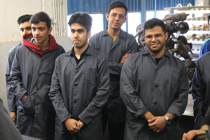 بازدید اعضای کمیسیون آموزش تحقیقات و فناوری از دانشکده انقلاب دانشگاه ملی مهارت