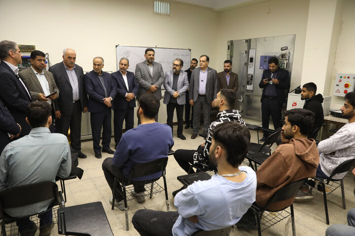بازدید اعضای کمیسیون آموزش تحقیقات و فناوری از دانشکده انقلاب دانشگاه ملی مهارت