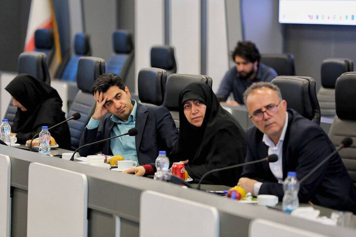 نشست مشترک اعضای کمیسیون بهداشت با رئیس و معاونان جمعیت هلال احمر