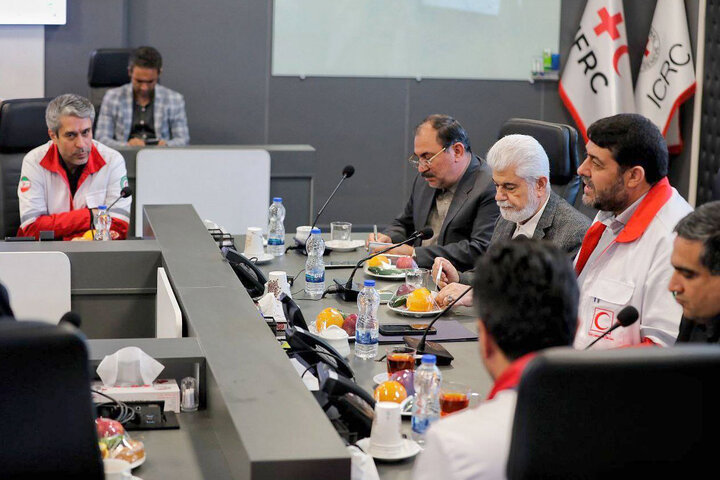 نشست مشترک اعضای کمیسیون بهداشت با رئیس و معاونان جمعیت هلال احمر