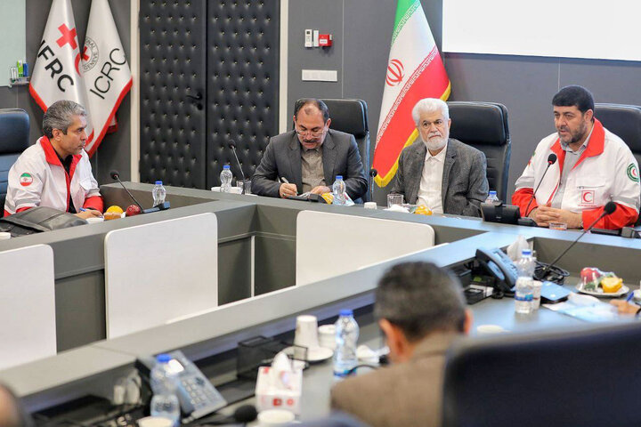 نشست مشترک اعضای کمیسیون بهداشت با رئیس و معاونان جمعیت هلال احمر