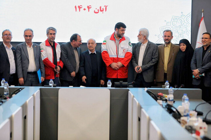 نشست مشترک اعضای کمیسیون بهداشت با رئیس و معاونان جمعیت هلال احمر