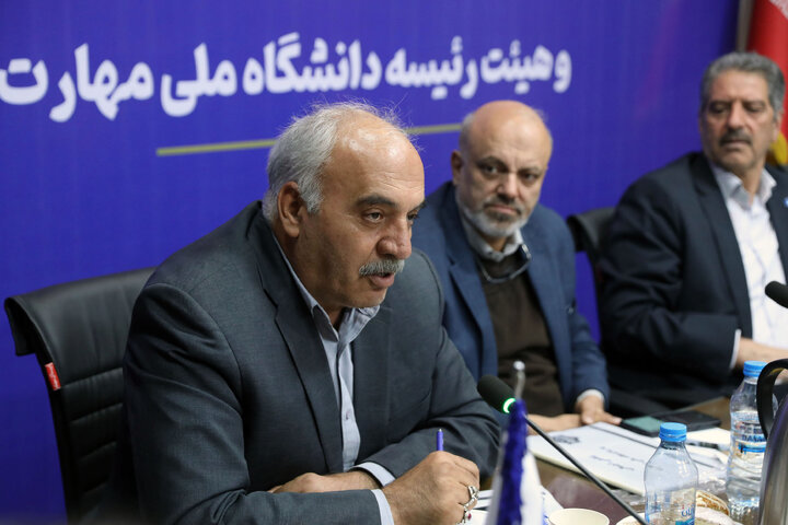 نشست مشترک کمیسیون آموزش تحقیقات و فناوری با رئیس دانشگاه ملی مهارت